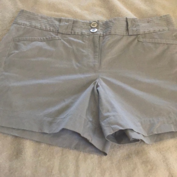 White House Black Market Pants - WHBM Shorts  Grey   Size 8